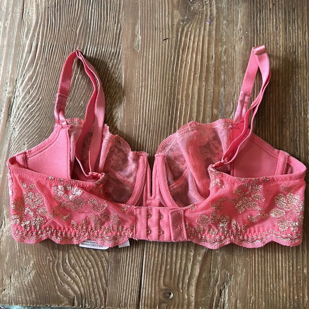 Victoria’s Secret bra coral 34D